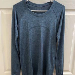Lululemon Swiftly Tech Long Sleeve shirt Size 8 True Navy/Iron Blue